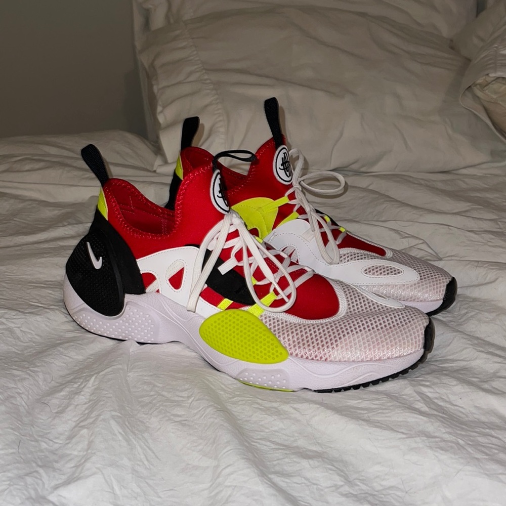 Nike Huarache Edge Txt
White University Red Volt Black
